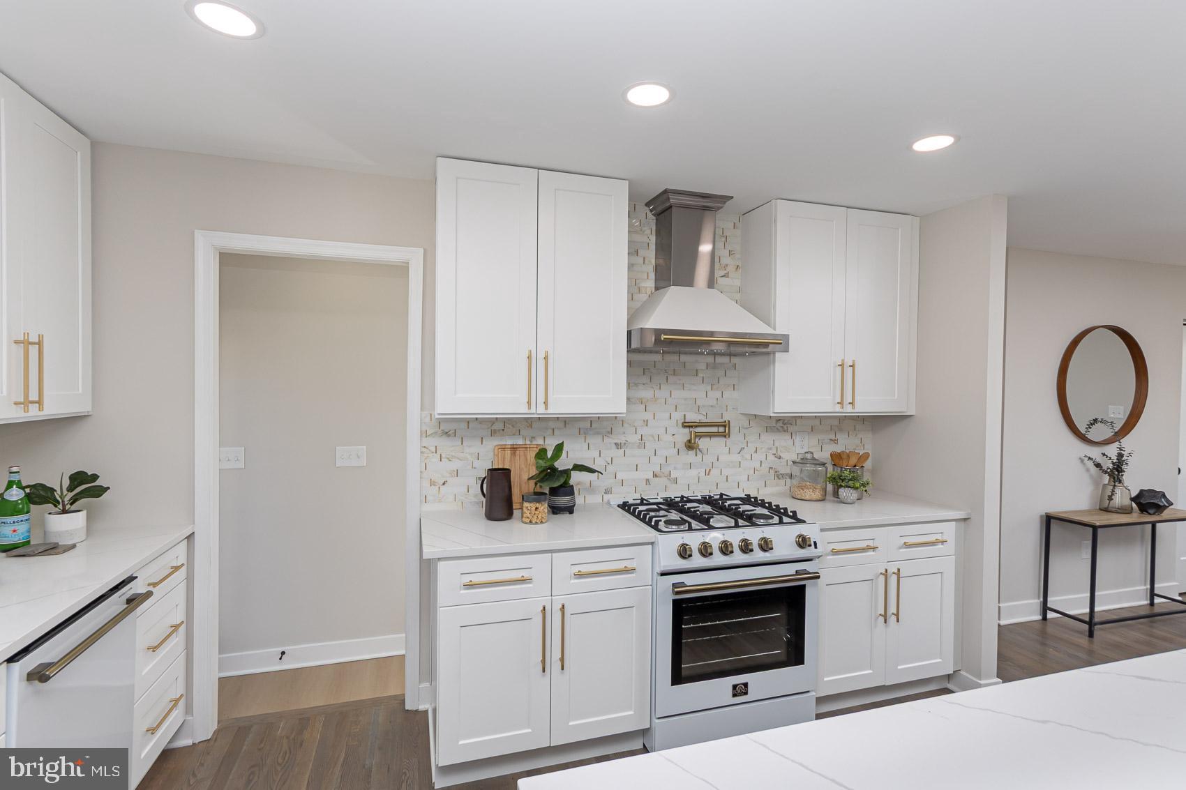 208 Margate Road Lutherville-Timonium, MD 21093 - Photo 4 of 45 Gallery Image 4