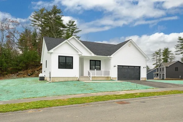 $649,900 | 4 Sunny Crst Lane, Belchertown, MA 01007