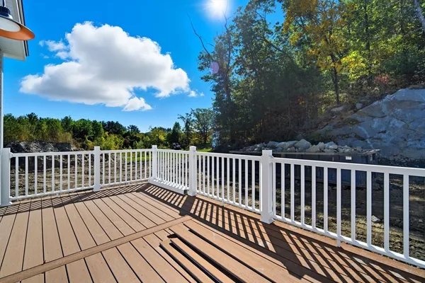 $649,900 | 4 Sunny Crst Lane, Belchertown, MA 01007