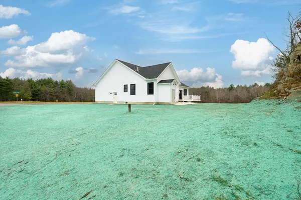 $649,900 | 4 Sunny Crst Lane, Belchertown, MA 01007