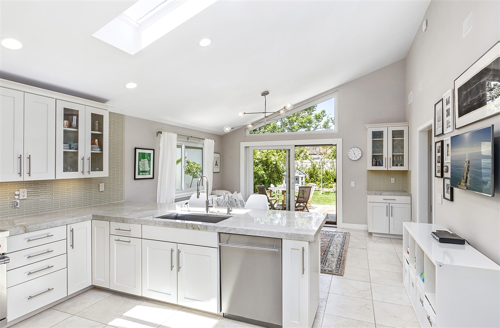 1981 Circle Park Lane Encinitas, CA 92024 - Photo 7 of 25