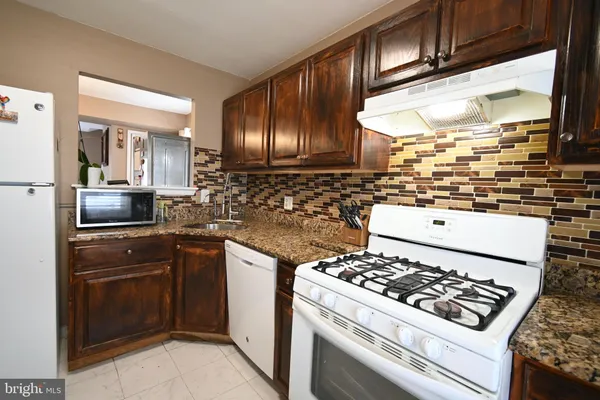 $2,400 | 36 Danbury Drive, Newark, DE 19702