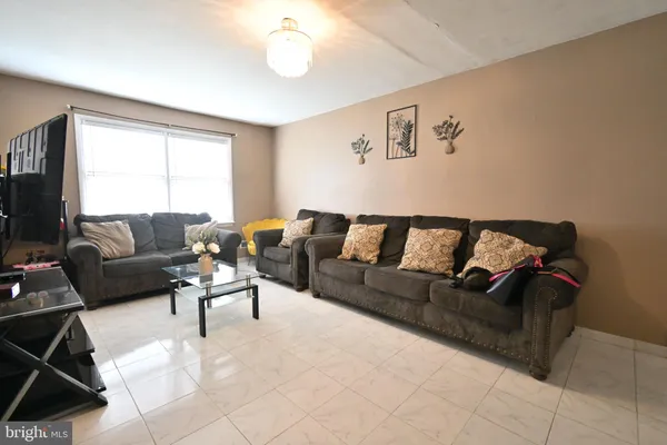 $2,400 | 36 Danbury Drive, Newark, DE 19702