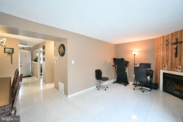 $2,400 | 36 Danbury Drive, Newark, DE 19702