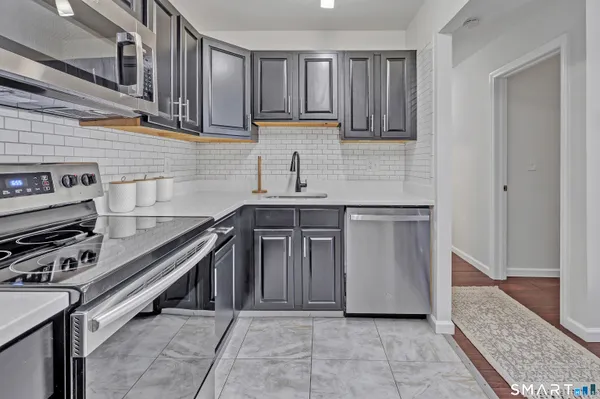 $1,950 | 2980 Madison Avenue, Unit C, Bridgeport, CT 06606