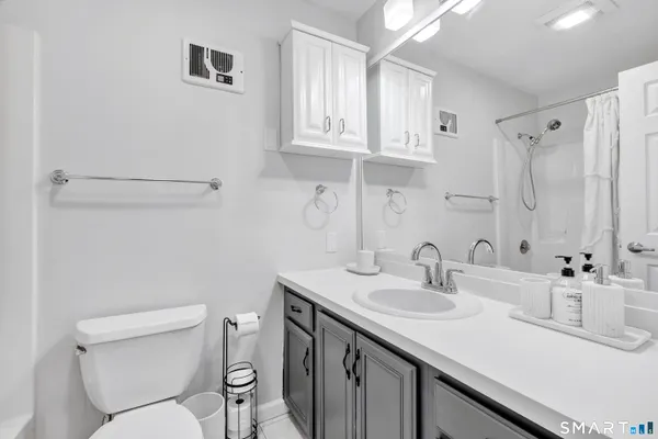 $1,950 | 2980 Madison Avenue, Unit C, Bridgeport, CT 06606