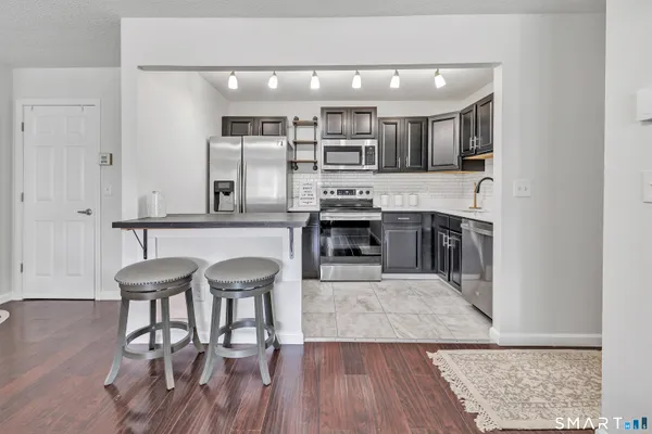 $1,950 | 2980 Madison Avenue, Unit C, Bridgeport, CT 06606