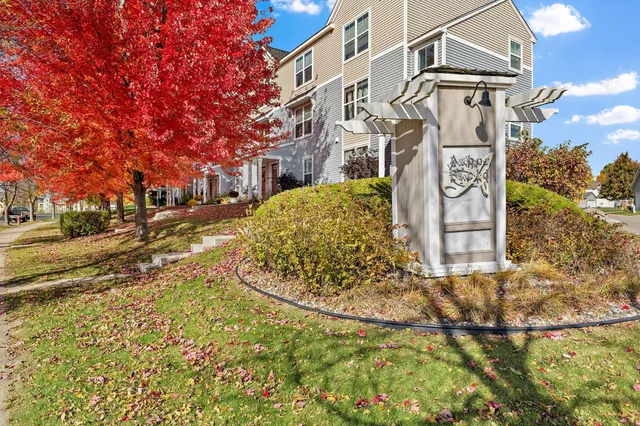 $220,000 | 3115 Clover Ridge Drive, Chaska, MN 55318