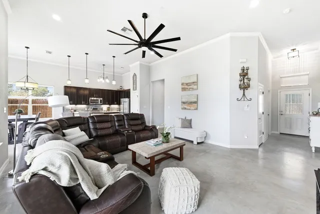 $450,000 | 133-135 Keanahalululu Lane, Bastrop, TX 78602