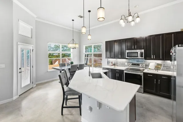 $450,000 | 133-135 Keanahalululu Lane, Bastrop, TX 78602