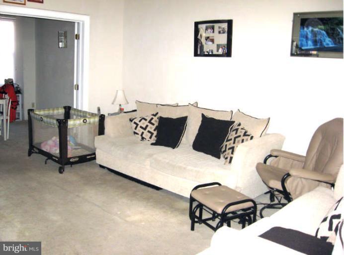 5634 Belair Road Baltimore, MD 21206 - Photo 2 of 9 Living Room