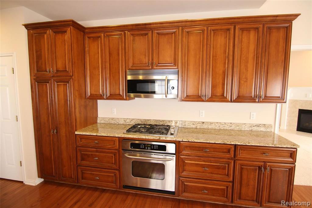 2646 Ridgecrest Drive Utica, MI 48316 - Photo 13 of 25