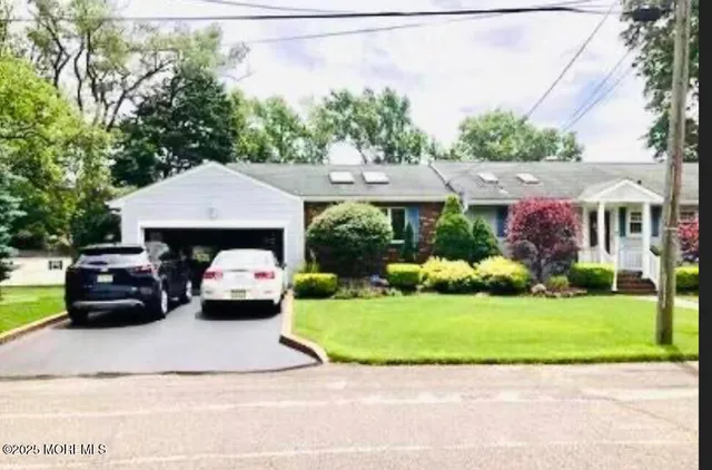 a view of house with entertaining space