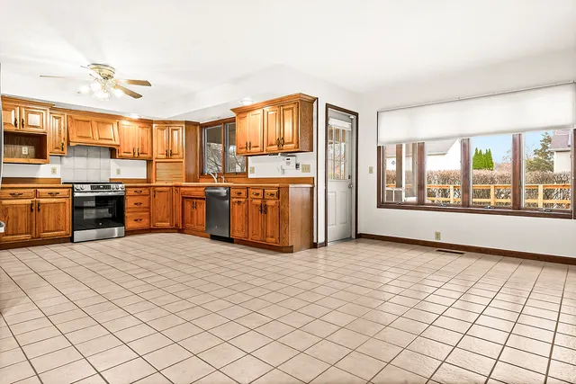 $445,000 | 302 Kelly Drive, Normal, IL 61761