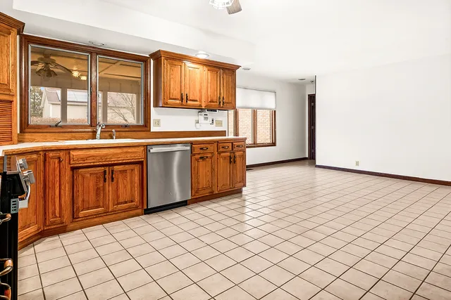 $445,000 | 302 Kelly Drive, Normal, IL 61761