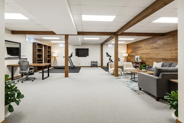 $445,000 | 302 Kelly Drive, Normal, IL 61761