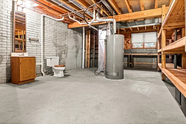 $445,000 | 302 Kelly Drive, Normal, IL 61761