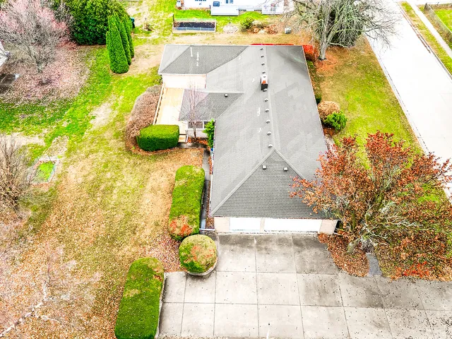 $445,000 | 302 Kelly Drive, Normal, IL 61761