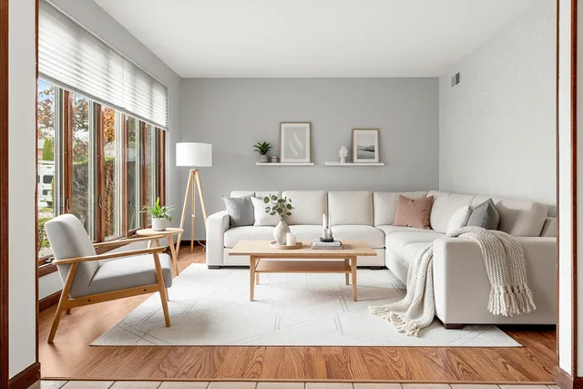 $445,000 | 302 Kelly Drive, Normal, IL 61761