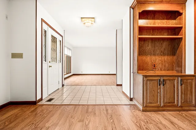 $445,000 | 302 Kelly Drive, Normal, IL 61761