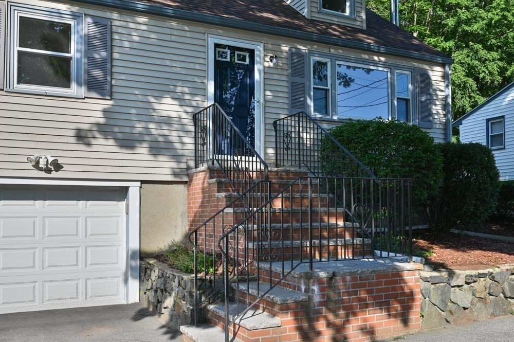 24 Greenwood Road Peabody, MA 01960 - Photo 3 of 31