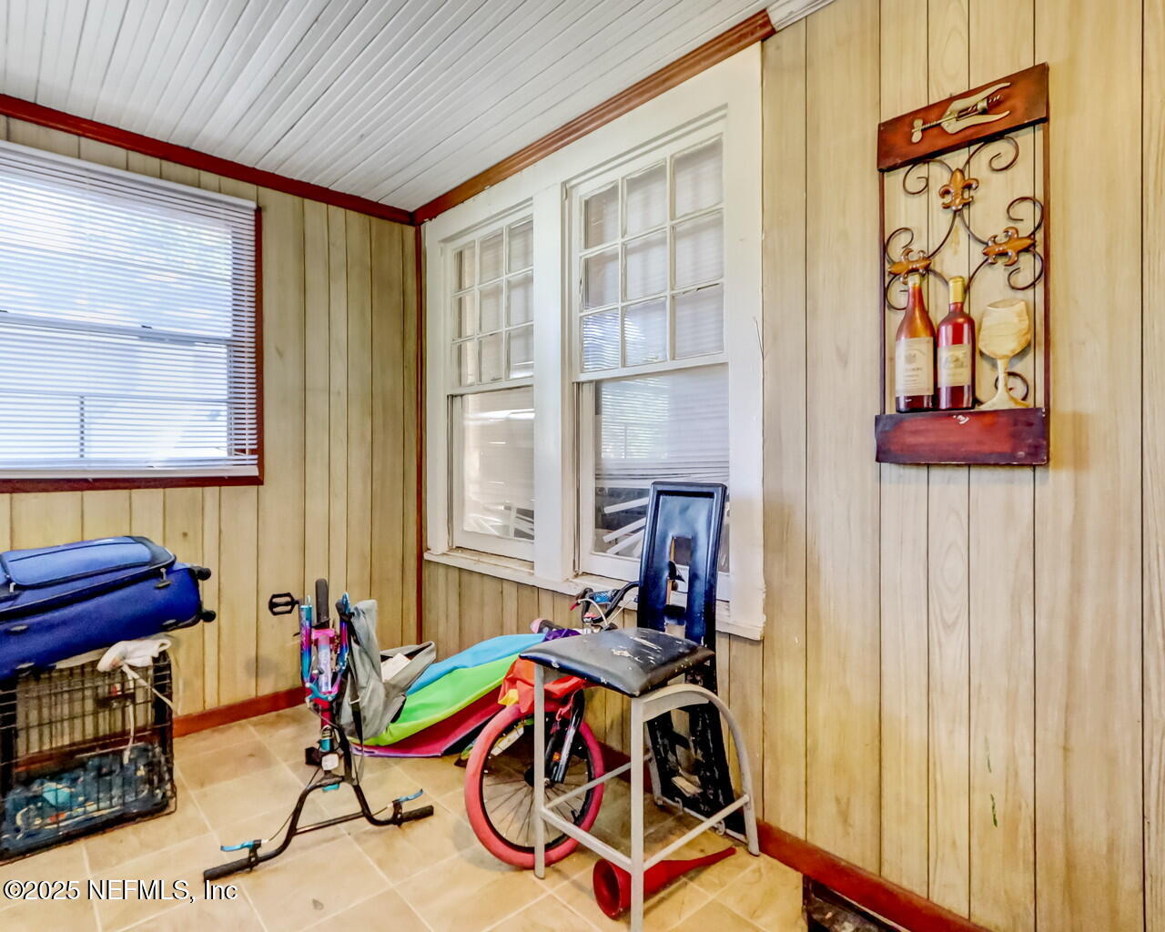 446 West 26th Street Jacksonville, FL 32206 - Photo 5 of 19 a view of gym equipment with windows