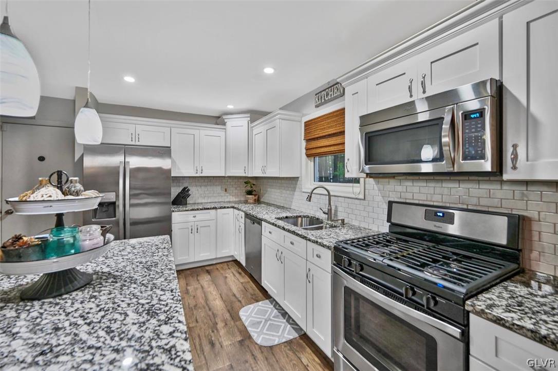 303 Upper Ridge Drive Effort, PA 18330 - Photo 5 of 50 Updated Kitchen w/ Propane Stove