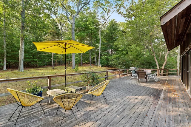 $2,000,000 | 526 Hands Creek Road, East Hampton, NY 11937