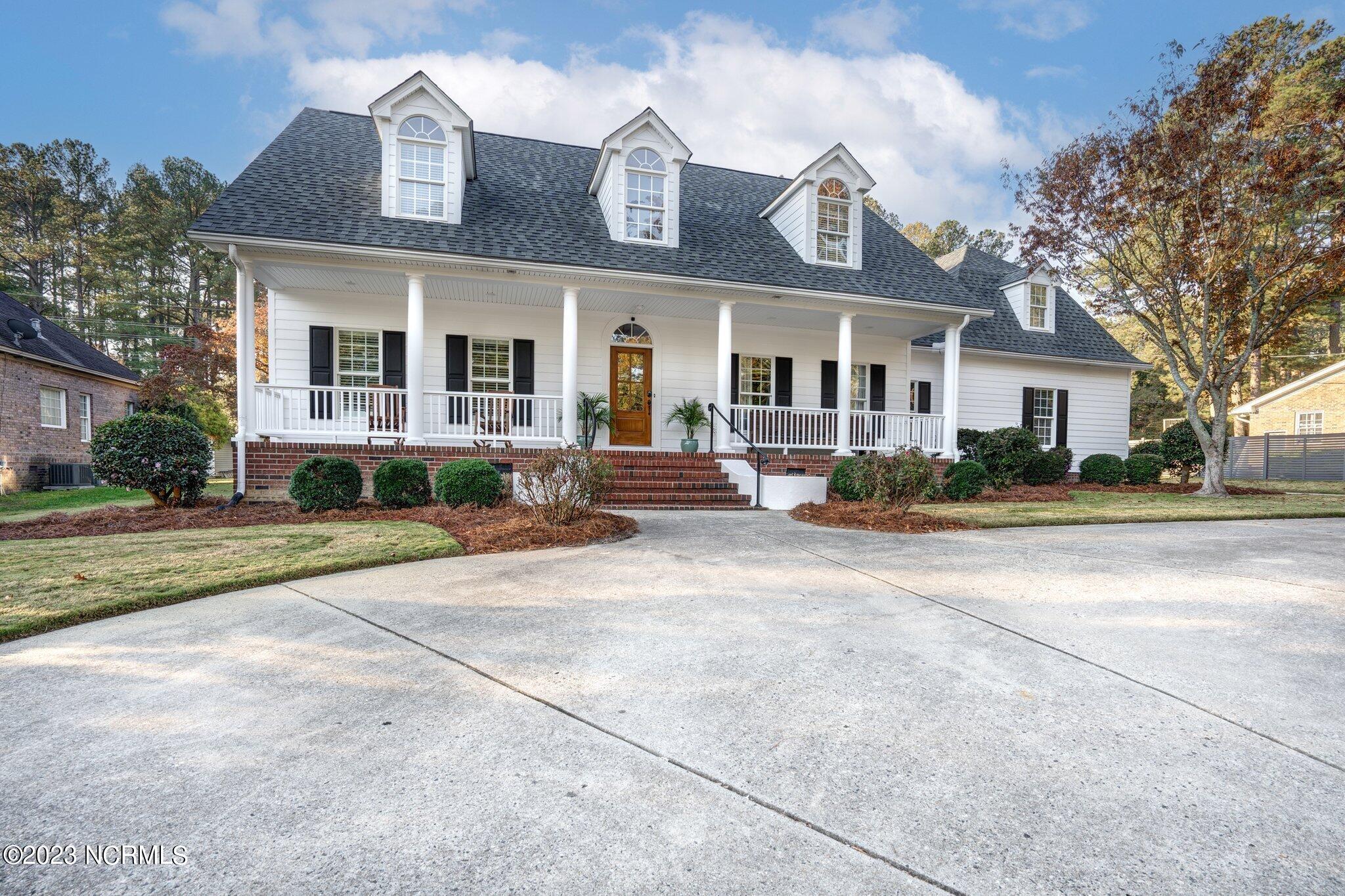 3613 Winstead Road Rocky Mount, NC 27804 - Photo 2 of 52 Circular Drive in Front
