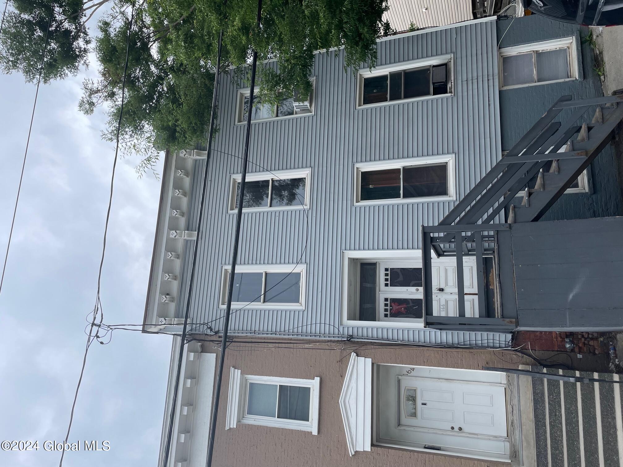 166 2nd St  
