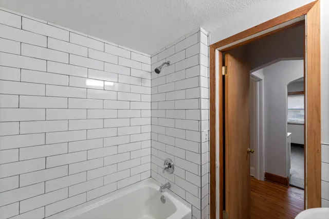 $1,900 | 4253 North James Avenue, Unit 1, Minneapolis, MN 55412