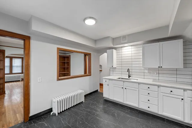 $1,900 | 4253 North James Avenue, Unit 1, Minneapolis, MN 55412