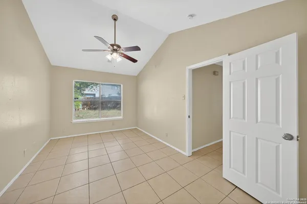 $1,350 | 9343 Valley Gate, San Antonio, TX 78250