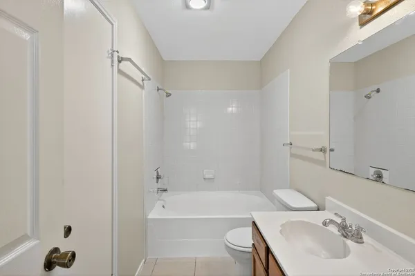 $1,350 | 9343 Valley Gate, San Antonio, TX 78250