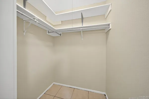 $1,350 | 9343 Valley Gate, San Antonio, TX 78250