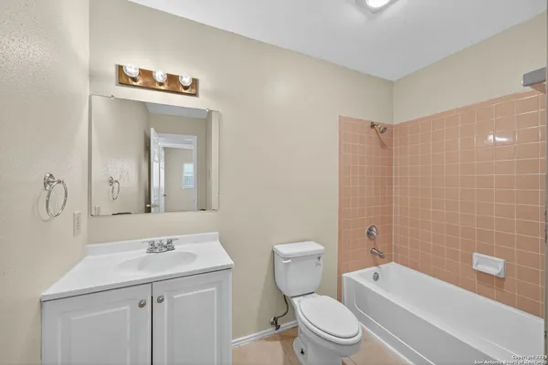 $1,350 | 9343 Valley Gate, San Antonio, TX 78250