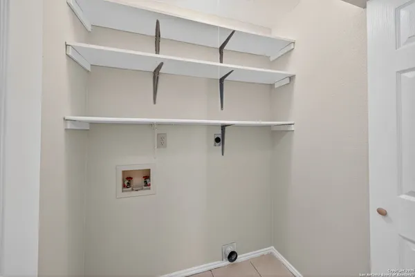 $1,350 | 9343 Valley Gate, San Antonio, TX 78250