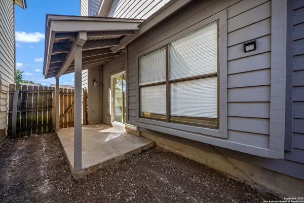 $1,350 | 9343 Valley Gate, San Antonio, TX 78250