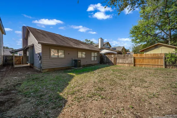 $1,350 | 9343 Valley Gate, San Antonio, TX 78250