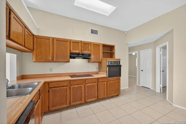 $1,350 | 9343 Valley Gate, San Antonio, TX 78250