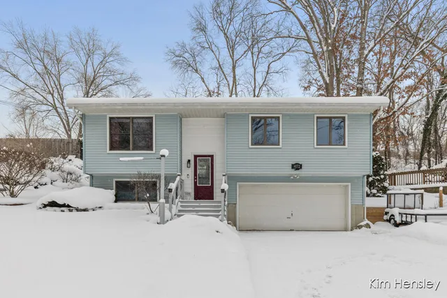 $349,900 | 4172 Huntington Avenue Northeast, Grand Rapids, MI 49525