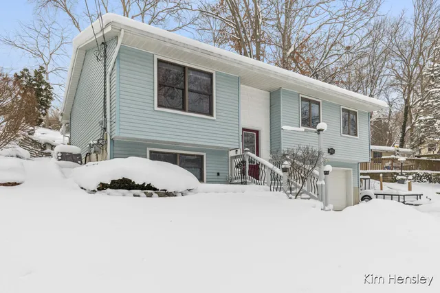 $349,900 | 4172 Huntington Avenue Northeast, Grand Rapids, MI 49525