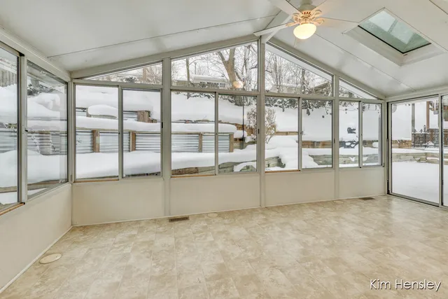 $349,900 | 4172 Huntington Avenue Northeast, Grand Rapids, MI 49525