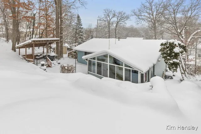 $349,900 | 4172 Huntington Avenue Northeast, Grand Rapids, MI 49525