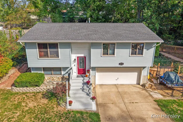 $349,900 | 4172 Huntington Avenue Northeast, Grand Rapids, MI 49525