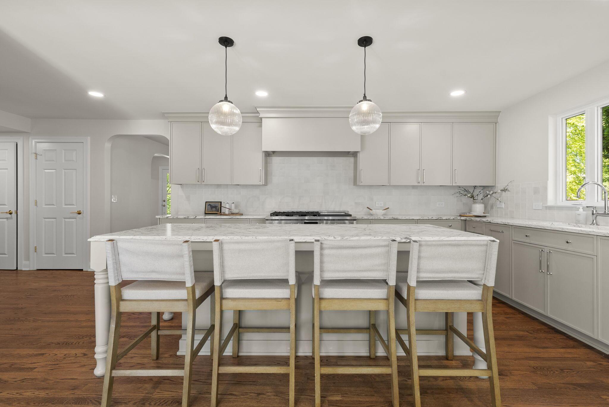 1470 Cardiff Road Upper Arlington, OH 43221 - Photo 5 of 87