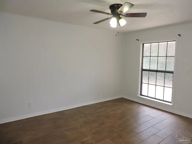 $1,100 | 5720 Fairway Drive, Milton, FL 32570