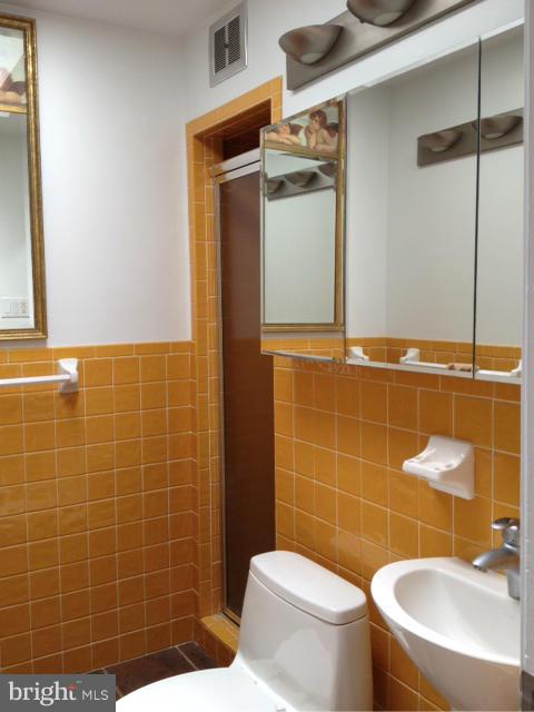 7702 Elba Road Alexandria, VA 22306 - Photo 19 of 29 Bath
