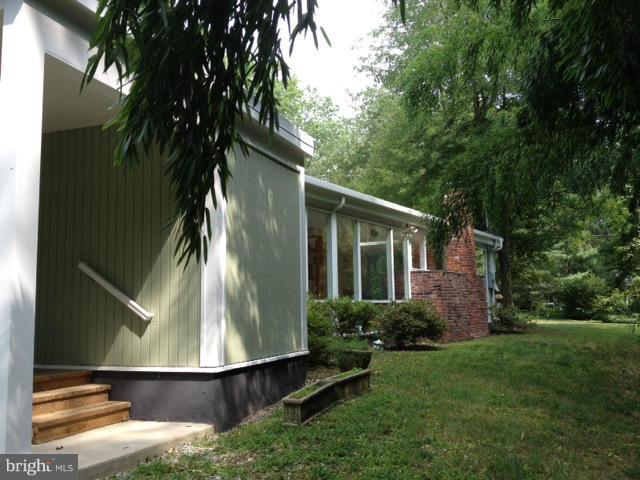 7702 Elba Road Alexandria, VA 22306 - Photo 3 of 29 Exterior (General)