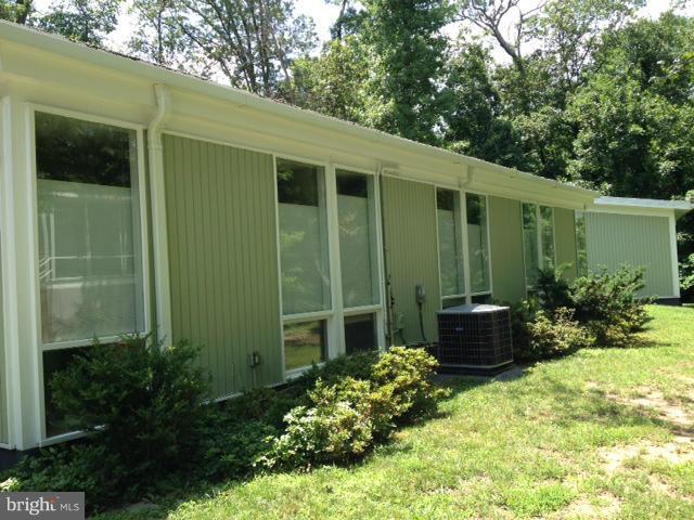 7702 Elba Road Alexandria, VA 22306 - Photo 4 of 29 Exterior (General)